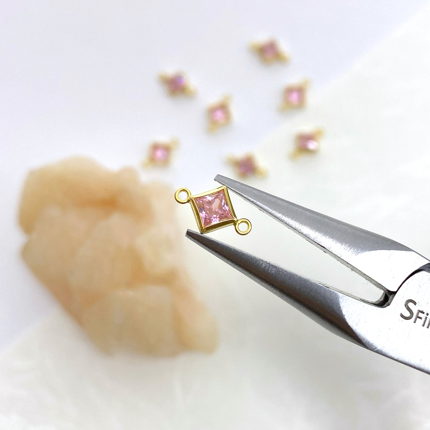 foa25g-4mm-light-pink-diamond-bezel-set-cz-crystal-14kt-gold-filled-birthstones-connector-pendant-charm-october-pliers