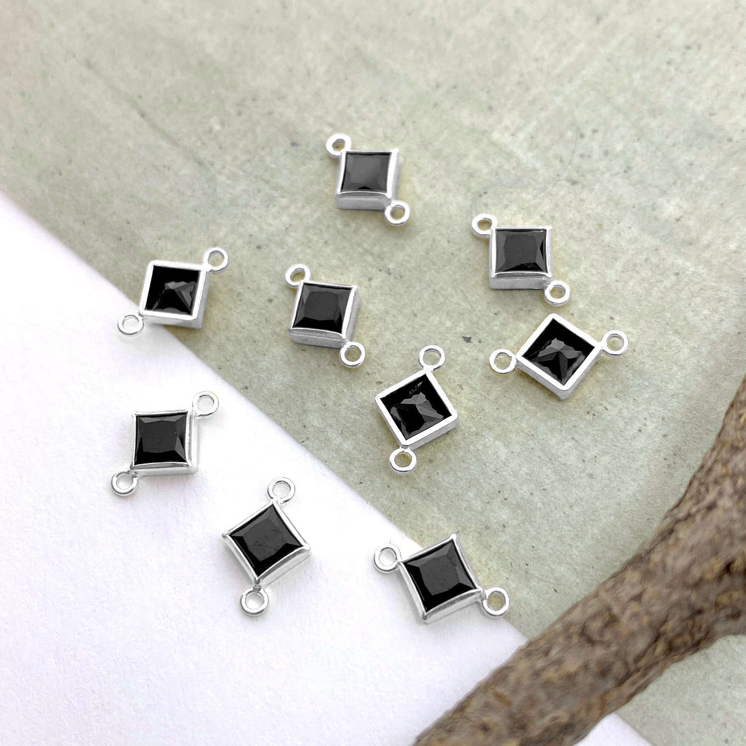 foa28s-4mm-black-diamond-bezel-set-cz-crystal-sterling-silver-925-connector-pendant-charm