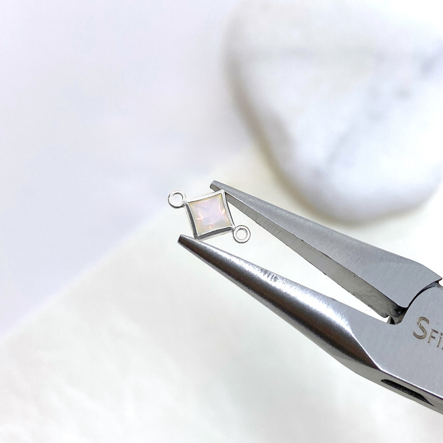 foa29s-4mm-white-rainbow-fire-opal-synthetic-diamond-bezel-set-sterling-silver-925-connector-pendant-charm-pliers