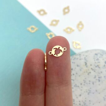 foa36g-turtle-round-disc-14kt-gold-filled-connector-pendant-charm-hand