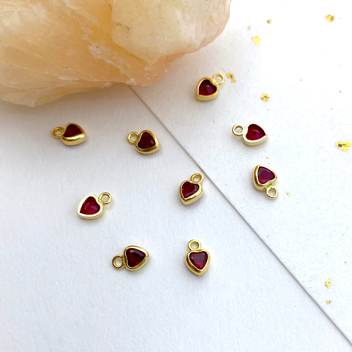 fhp1g-3mm-bright-red-heart-bezel-set-cz-crystals-14kt-gold-filled-birthstones-pendants-charms-july
