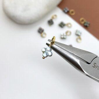 fhr2g-6mm-black-clover-flower-mother-of-pearl-in-14kt-gold-filled-pendants-charms-pliers