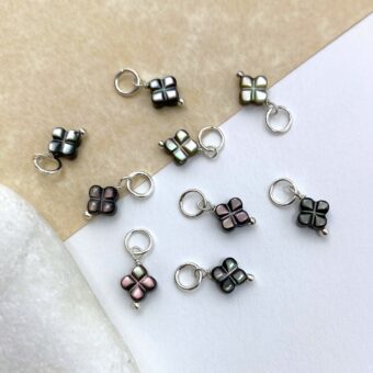 fhr2s-6mm-black-clover-flower-mother-of-pearl-in-sterling-silver-925-pendants-charms