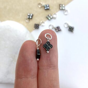 fhr2s-6mm-black-clover-flower-mother-of-pearl-in-sterling-silver-925-pendants-charms-hand