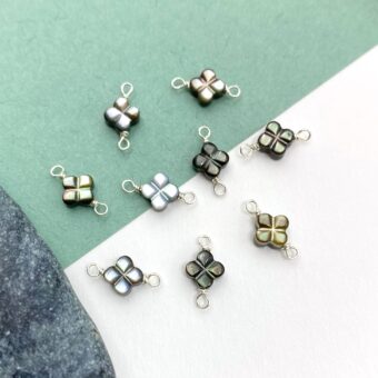 foa97s-6mm-black-clover-flower-mother-of-pearl-in-sterling-silver-925-connectors-pendants-charms