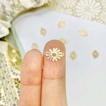 Alternative view of Gerbera Daisy Flower 14kt Gold Filled - Connectors Charms Pendants