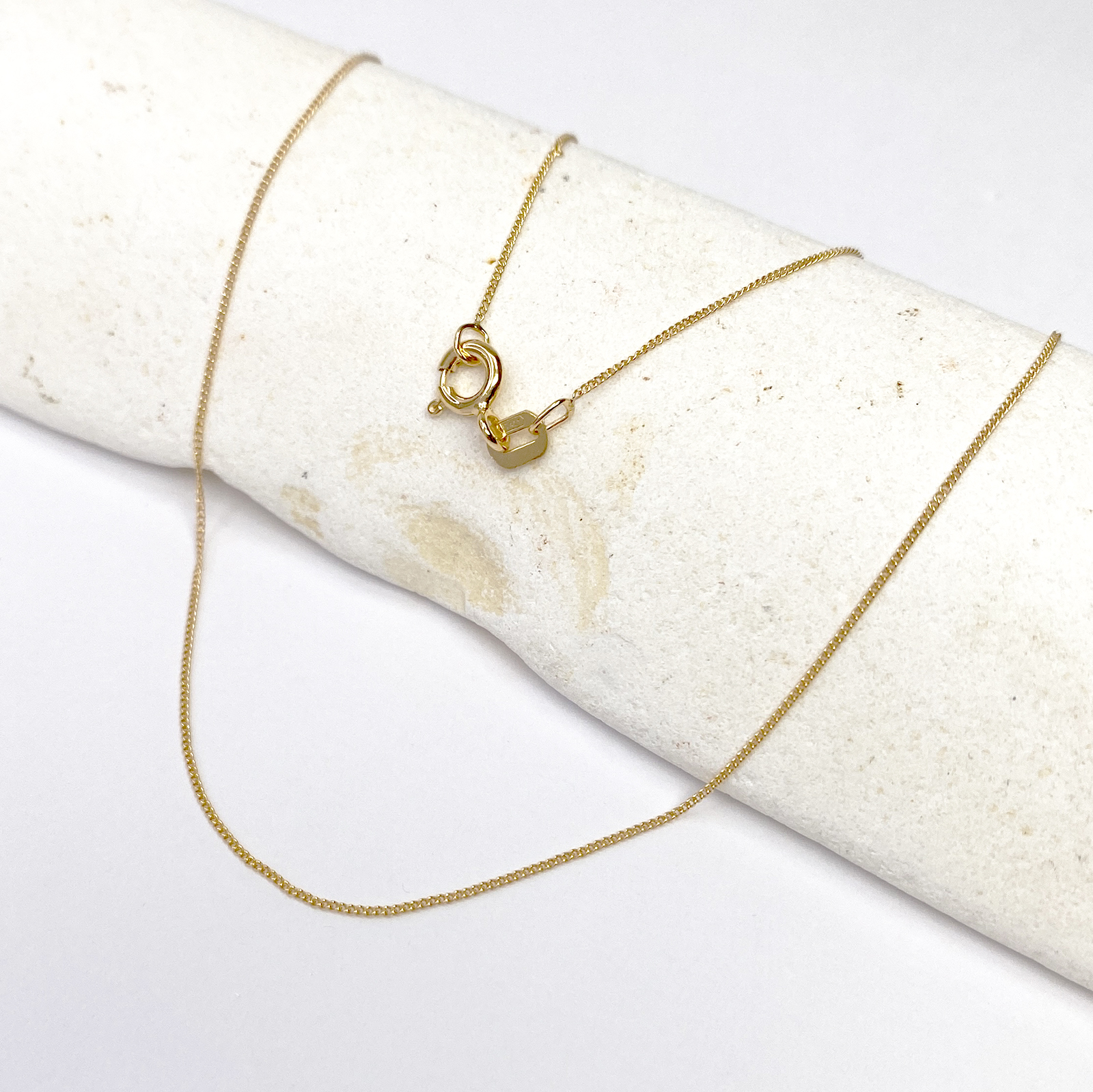 18" Fine 0.70mm Curb Finished Chain 14kt Gold Filled